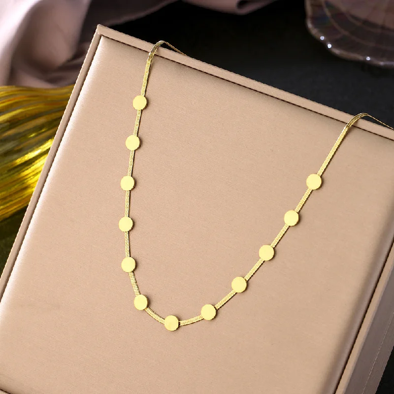 B39 Six-Claw Diamond Gold Necklace