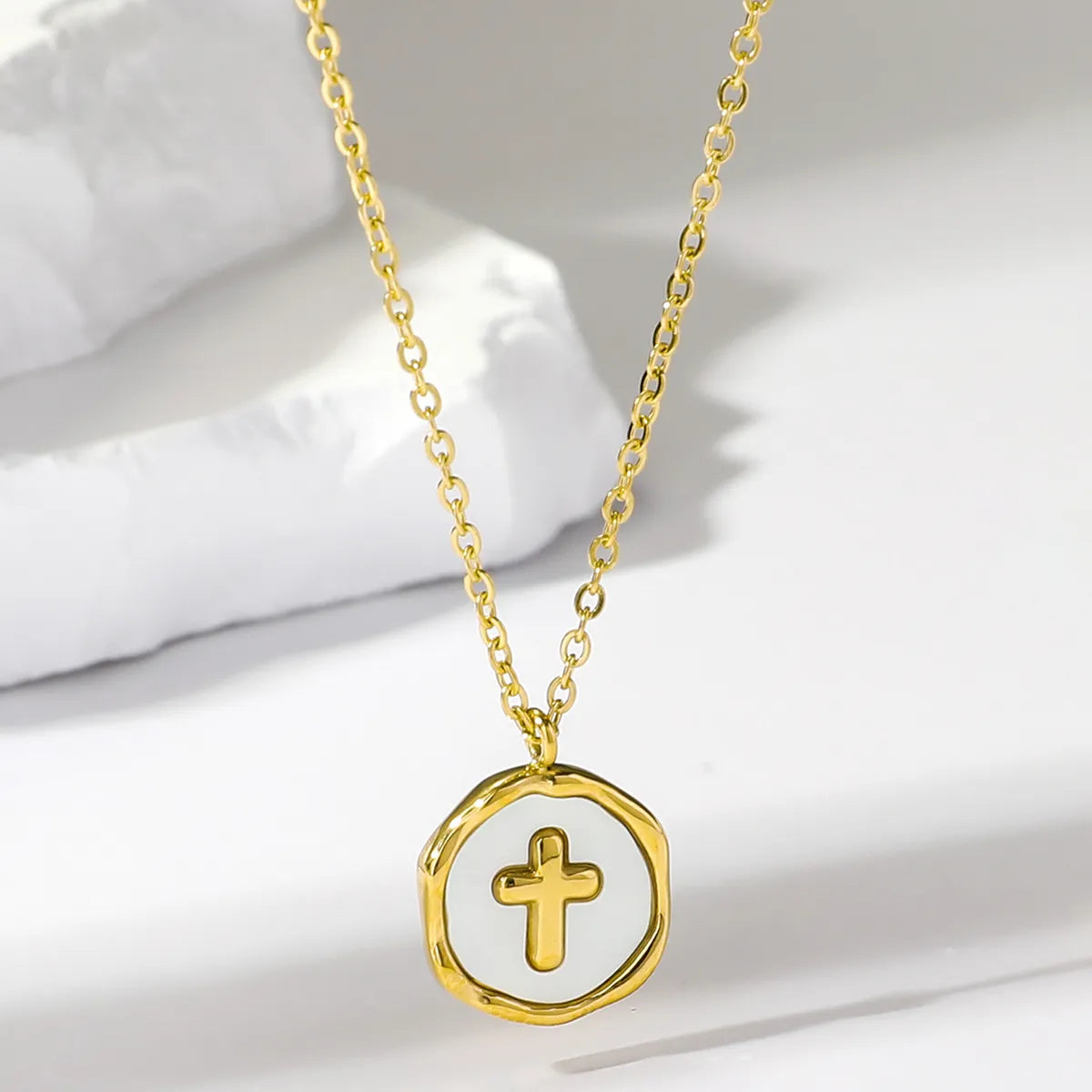 Necklaces Trend Reviews-Wholesale Vintage Style Cross Stainless Steel Plating Inlay 18k Gold Plated Shell Pendant Necklace