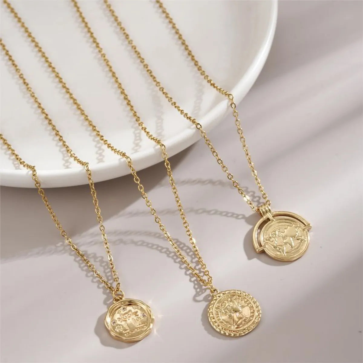 Sustainable Necklaces-Simple Style Human Face Map Cat Stainless Steel Copper 18k Gold Plated Zircon Pendant Necklace In Bulk