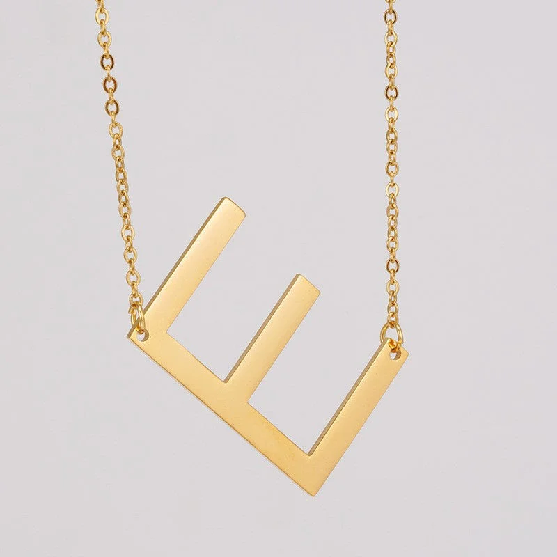 Golden E [with Chain]]