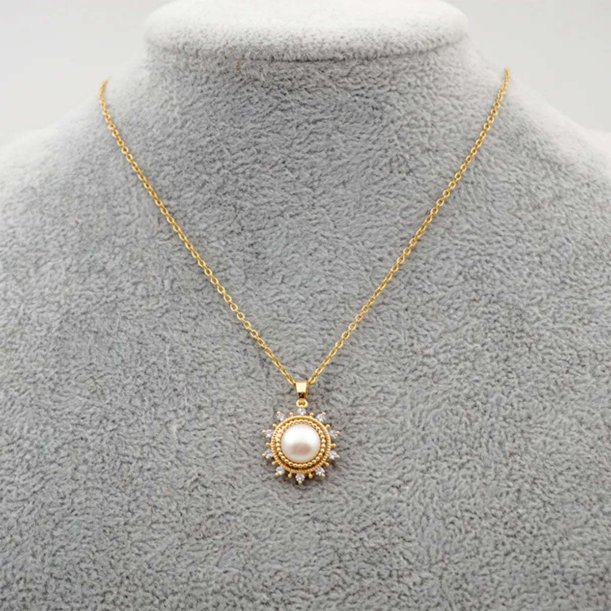 Necklaces For Rain Glow-304 Stainless Steel Titanium Steel Copper Gold Plated Simple Style Handmade Inlay Sun Rhinestones Freshwater Pearl Pendant Necklace