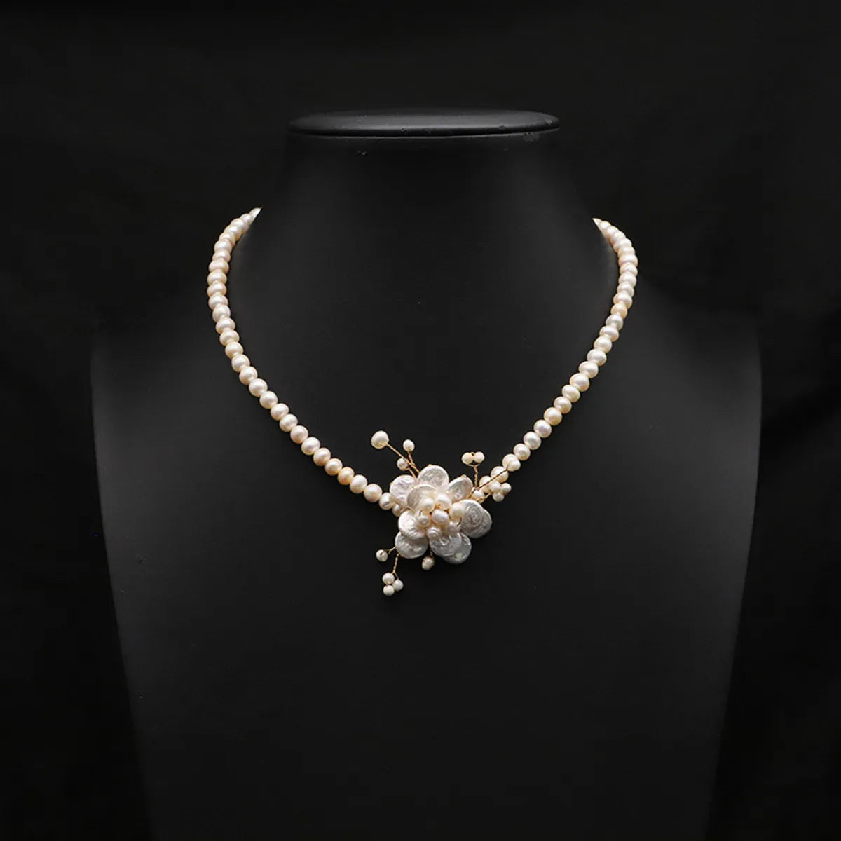 Necklaces Rock Guide-Simple Style Classic Style Flower Baroque Pearls Beaded Plating 18k Gold Plated Pendant Necklace