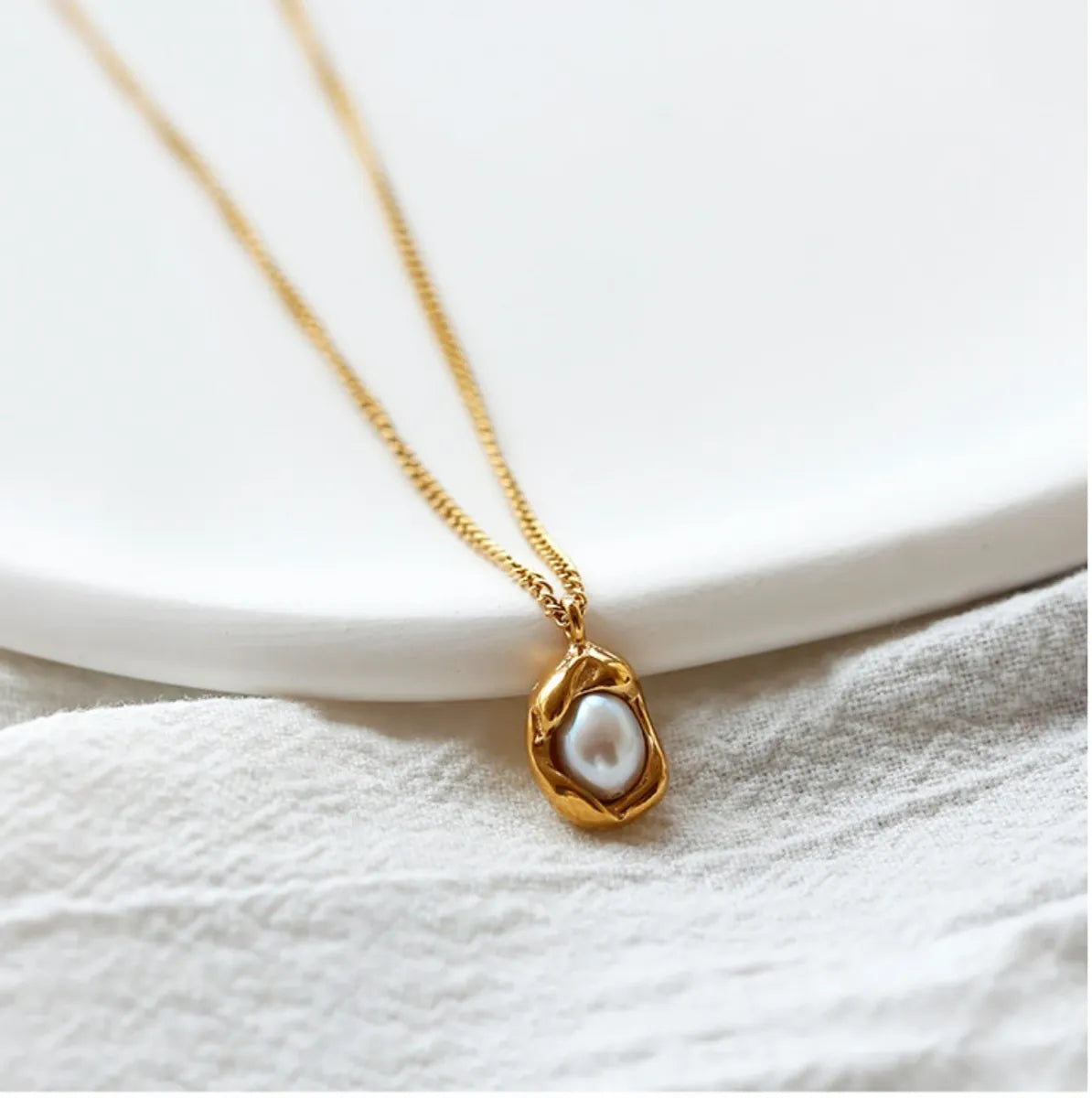 Necklaces For Middle Years-Wholesale Jewelry Vintage Style Geometric 304 Stainless Steel Titanium Steel Freshwater Pearl Pearl 18K Gold Plated Inlaid Gold Necklace