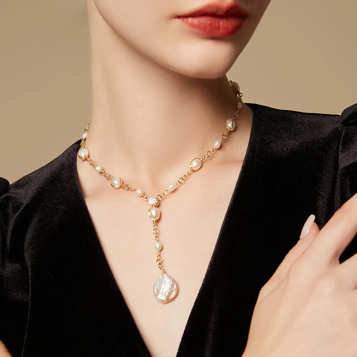 Necklaces Upkeep Guide-Elegant Lady Geometric Freshwater Pearl Copper Pendant Necklace In Bulk