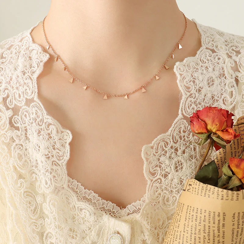 P536-Rose Triangle Necklace-40 + 5cm