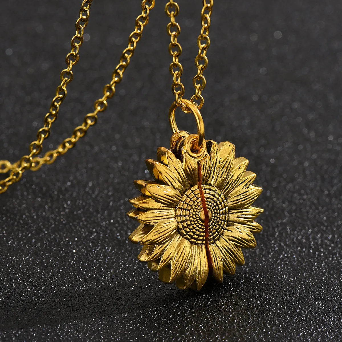 Necklaces For Gypsy Vibes-Hip-Hop Retro Flower Alloy Plating Gold Plated Pendant Necklace