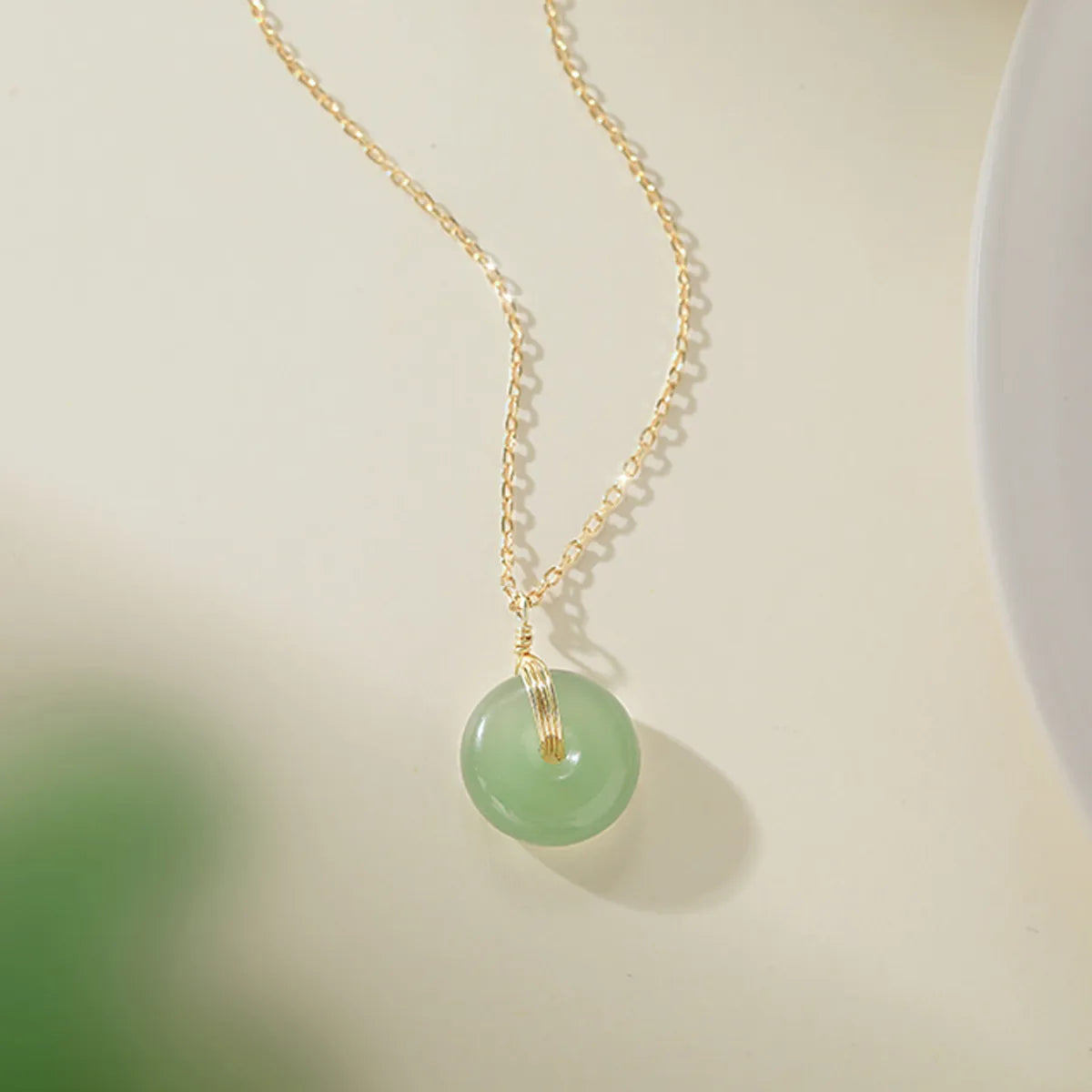 Necklaces Plating Types-Elegant Round Stainless Steel 18k Gold Plated Jade Wholesale Necklace