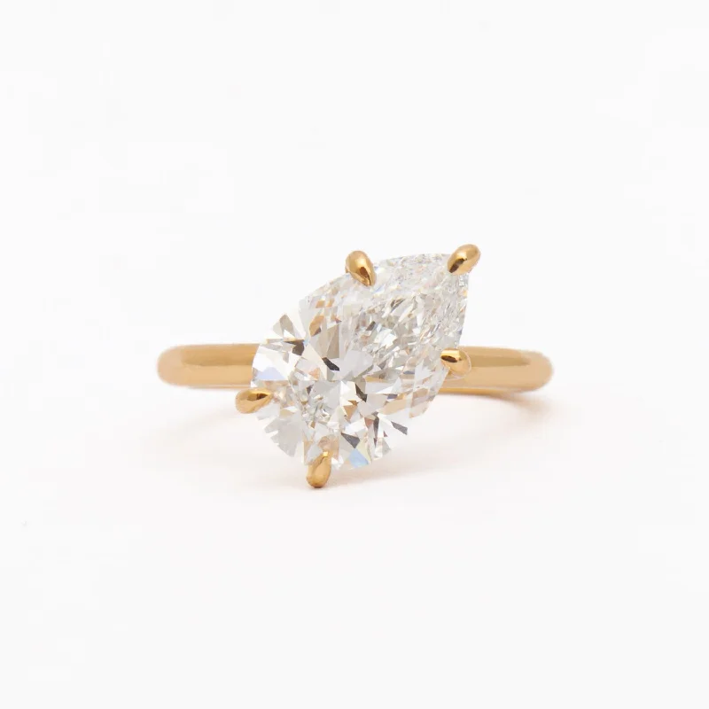 Rings Cut Guide-3.13 ct Tilted Lab-Grown Pear Diamond Vault Ring