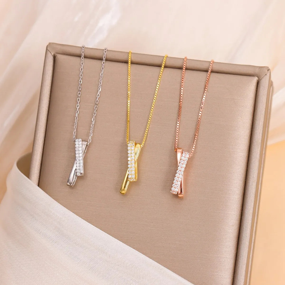 Small Necklaces For Grace-Casual Elegant Luxurious Solid Color Sterling Silver Inlay Artificial Diamond Pendant Necklace