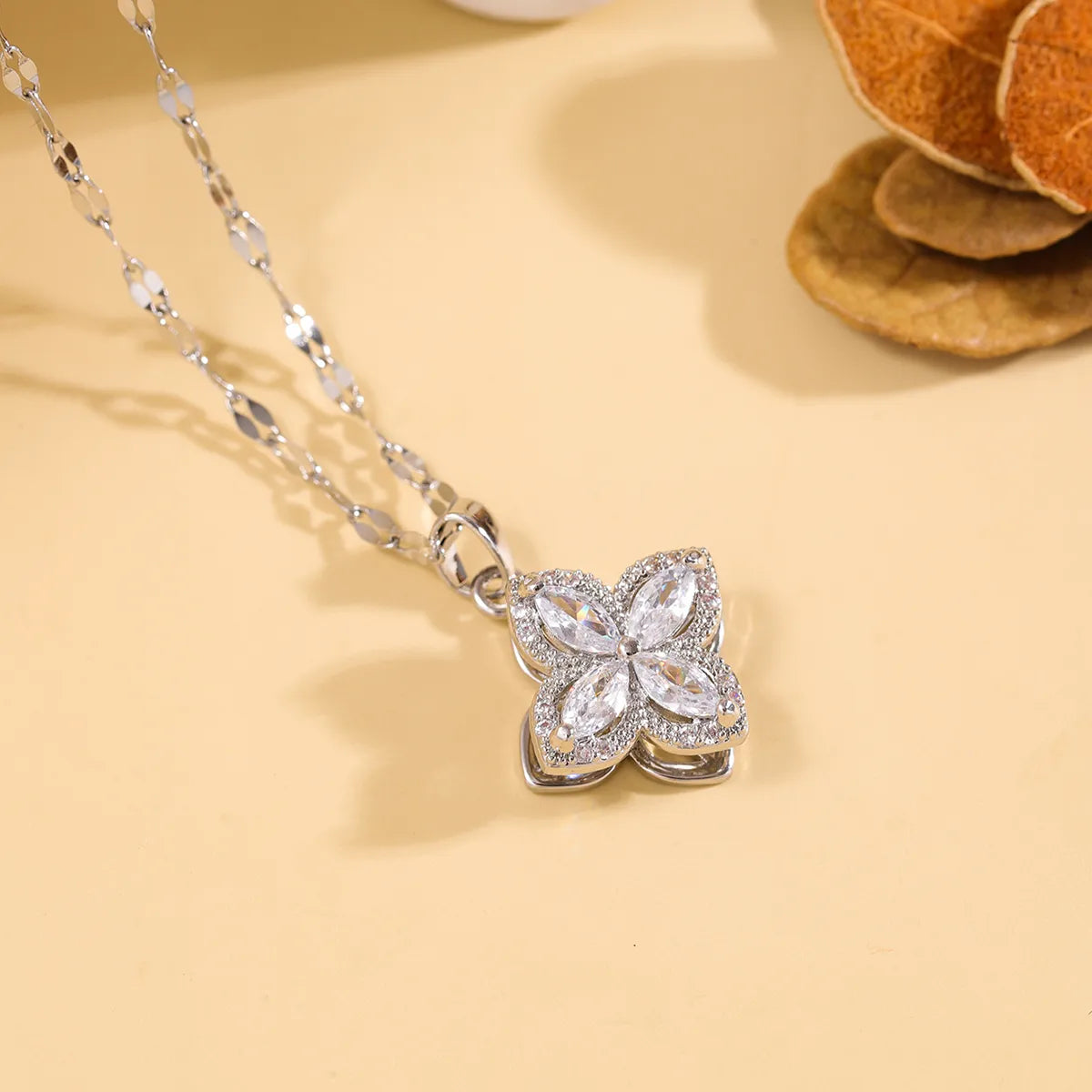 Necklaces For Bright Days-Wholesale Elegant Four Leaf Clover 304 Stainless Steel Copper Inlay Silver Plated Zircon Pendant Necklace